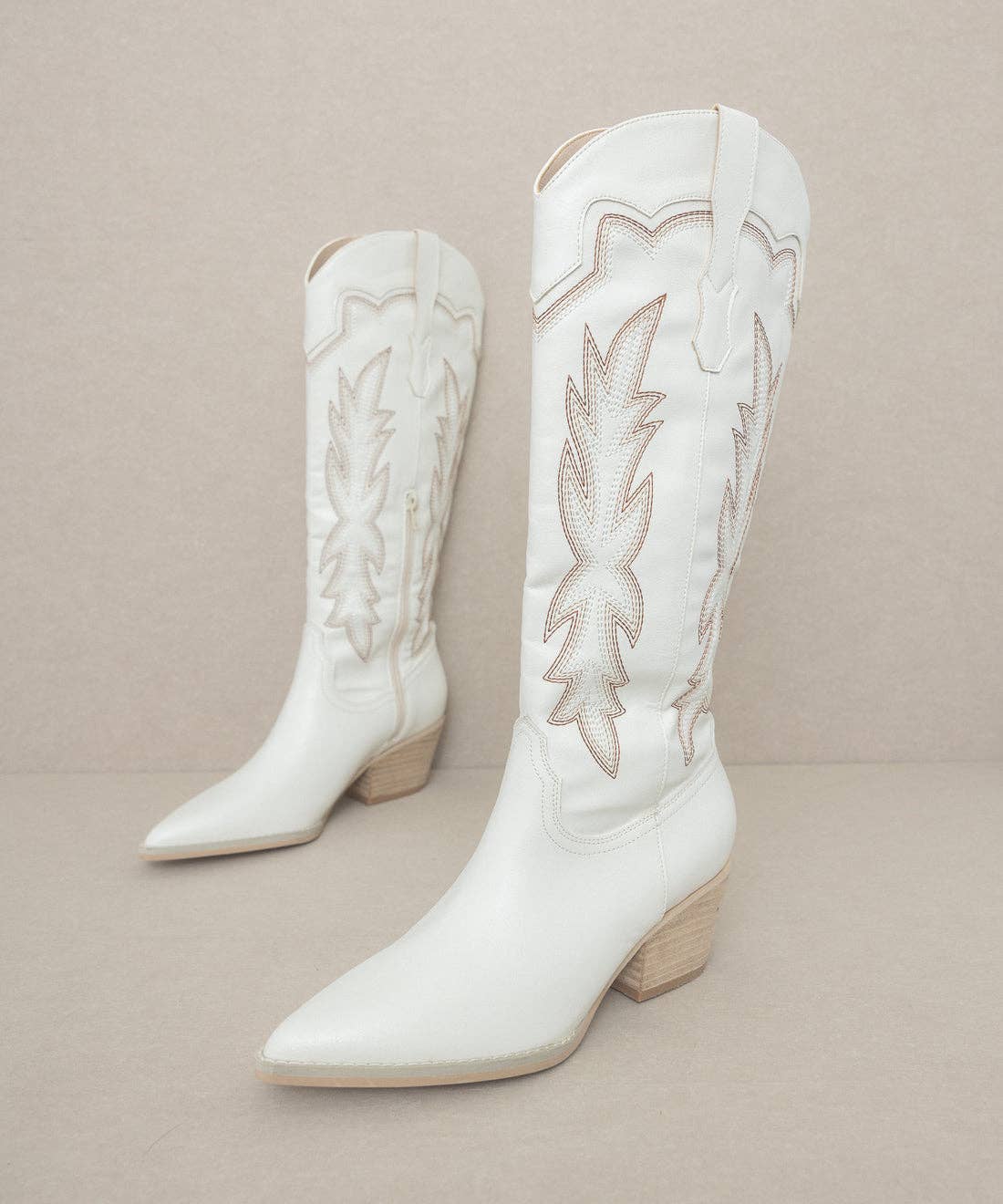 The Ainsley White | Embroidered Cowboy Boot