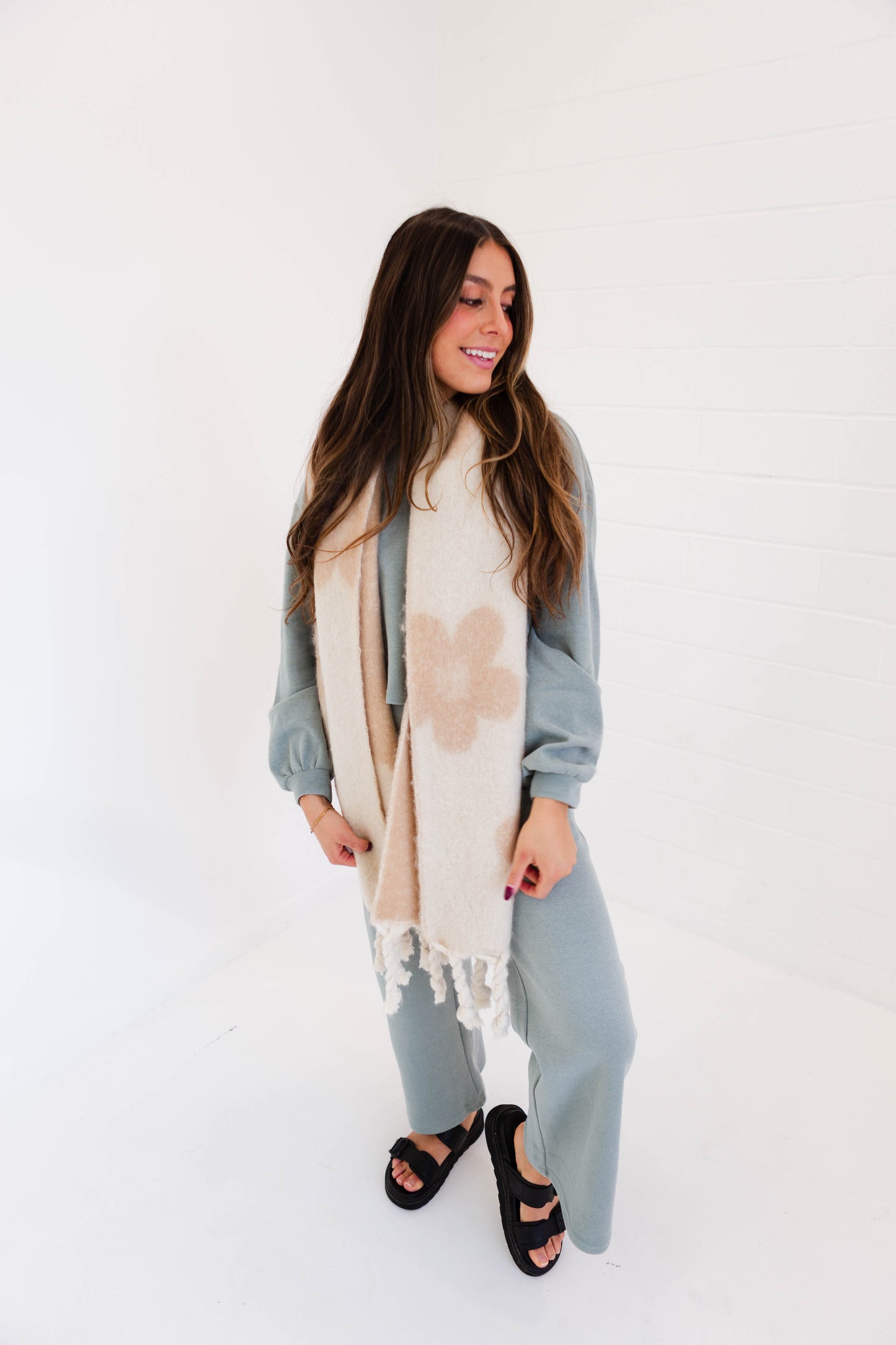 Beige Daisy Blanket Scarf