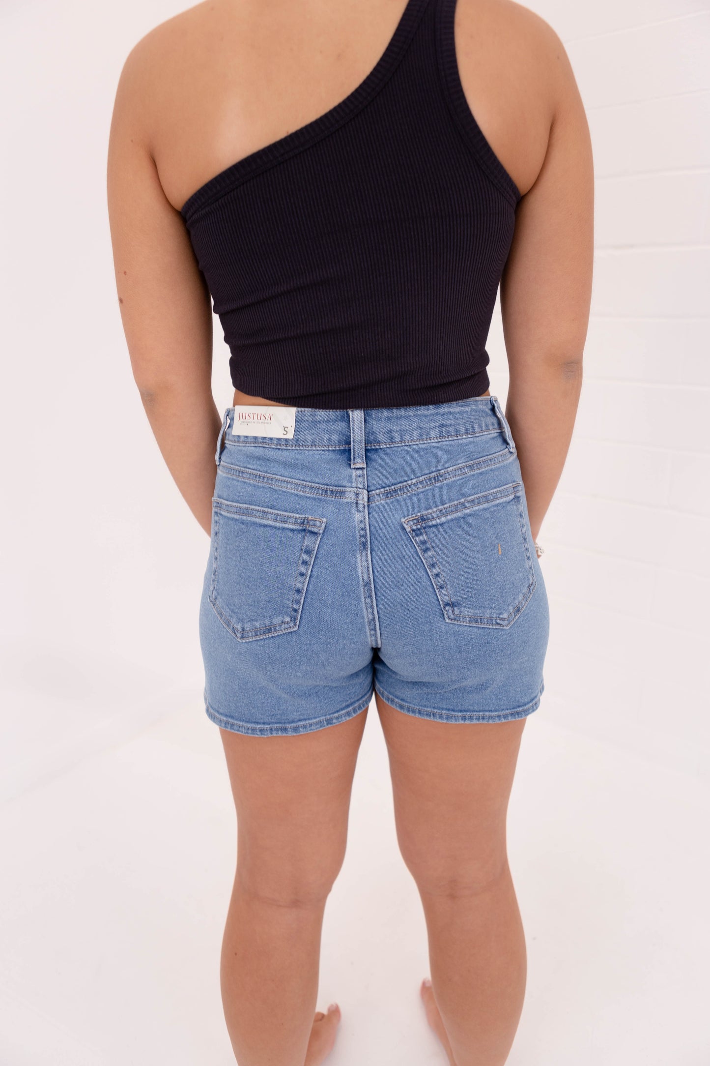 Mom Short Medium Wash