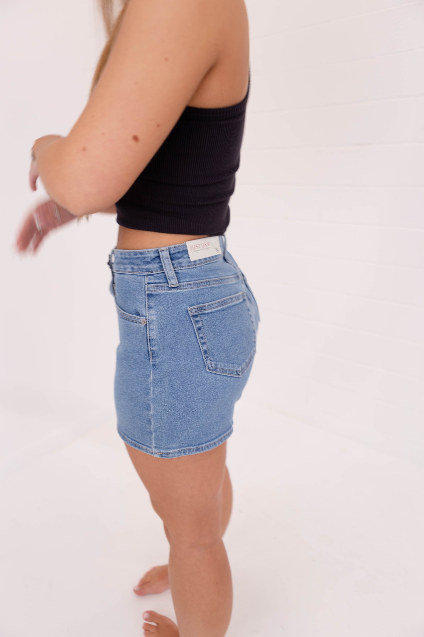 Mom Short Medium Wash