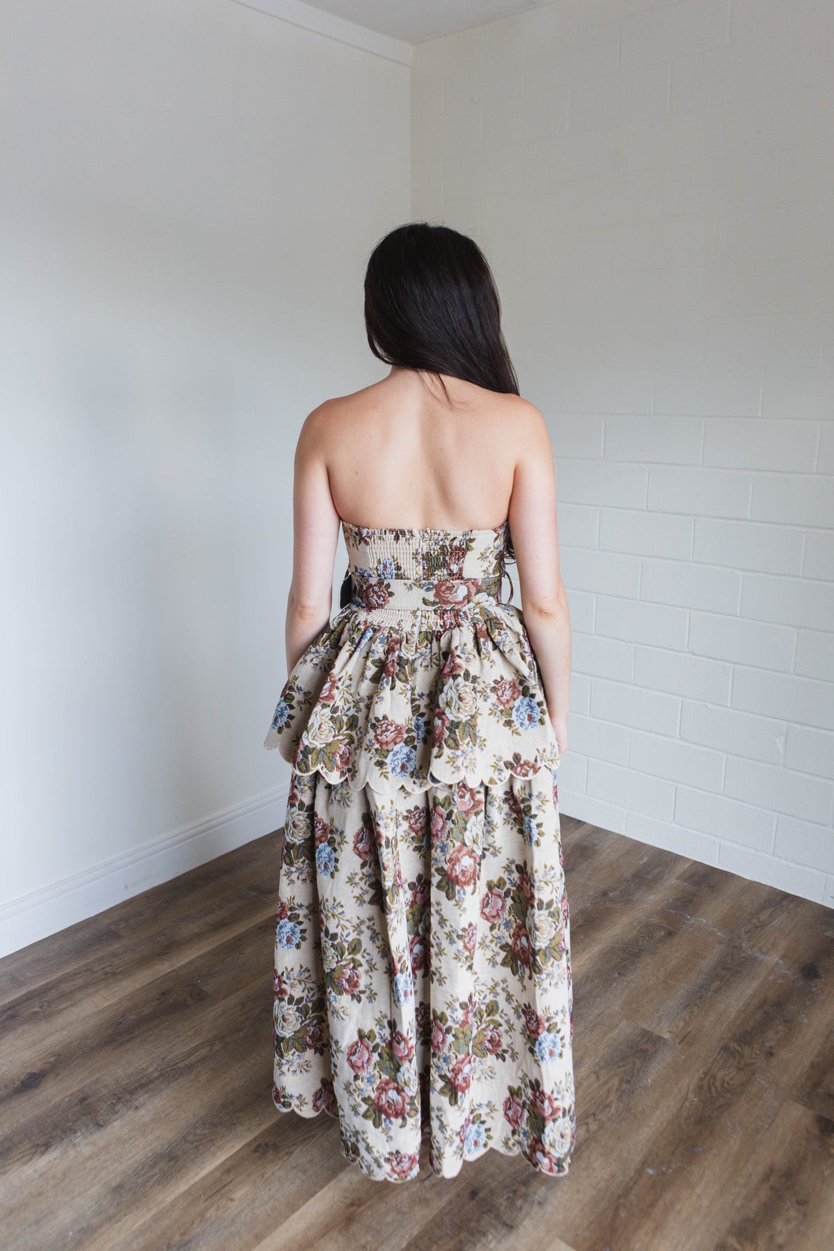 Vintage Floral Jacquard Scallop Hem Strapless Midi Dress