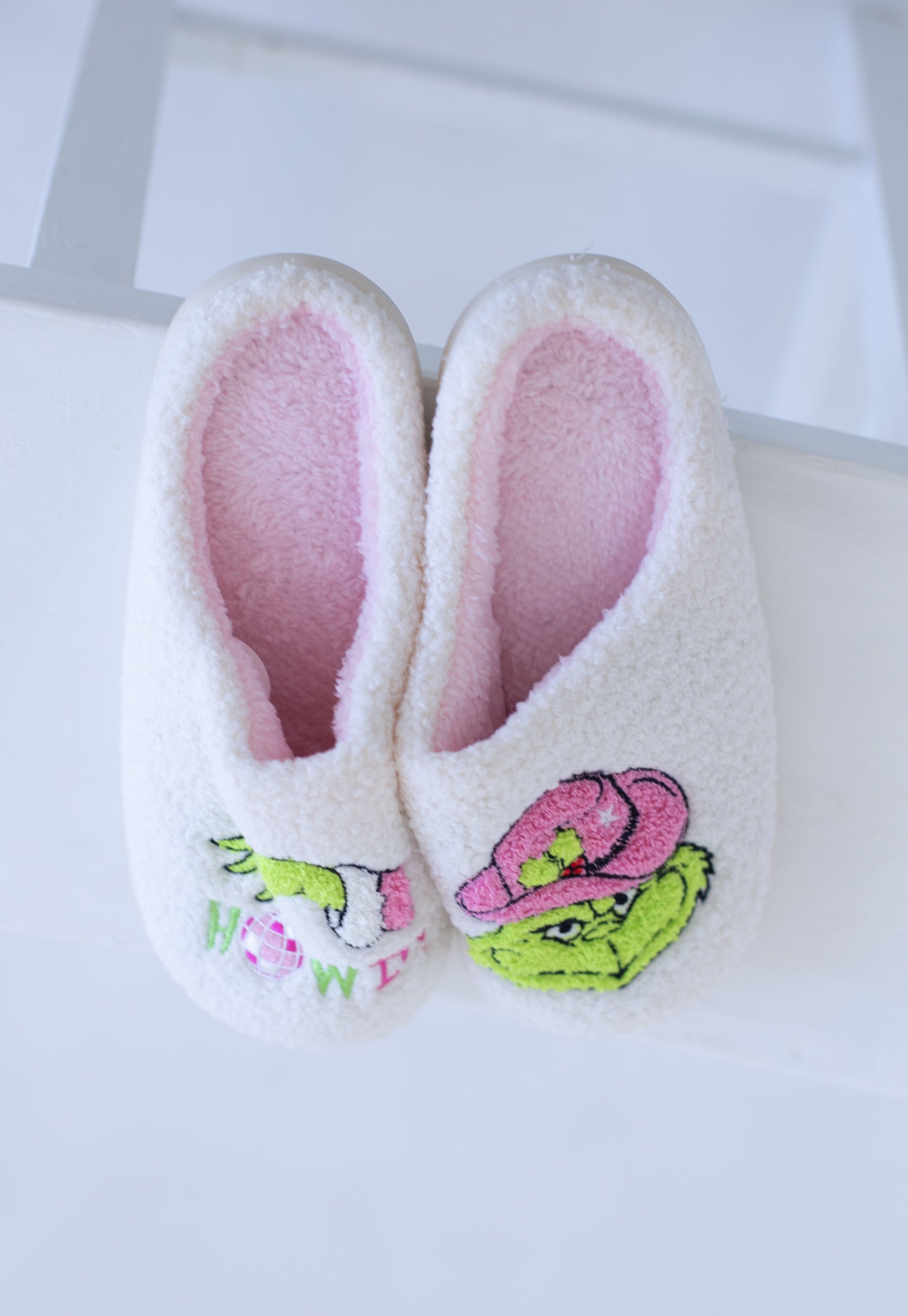 Howdy Grinch Slippers