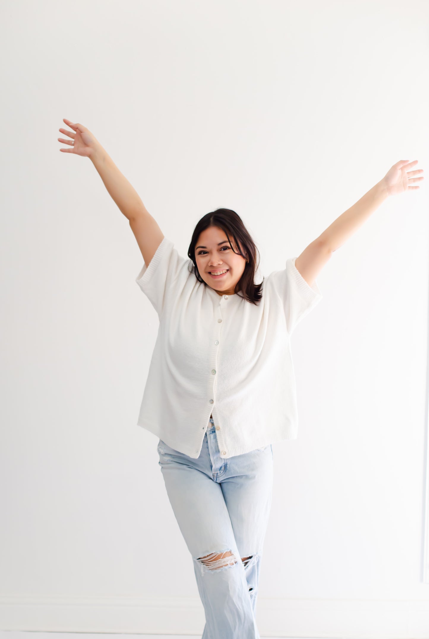 White Short Sleeve Crew Neck Sweater Cardigan
