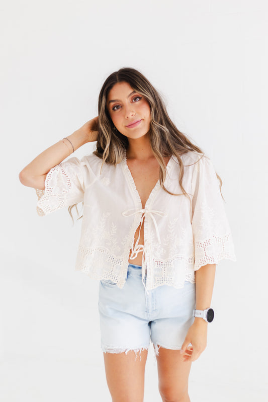 Light Denim Comfort Stretch Distressed Hem Denim Shorts