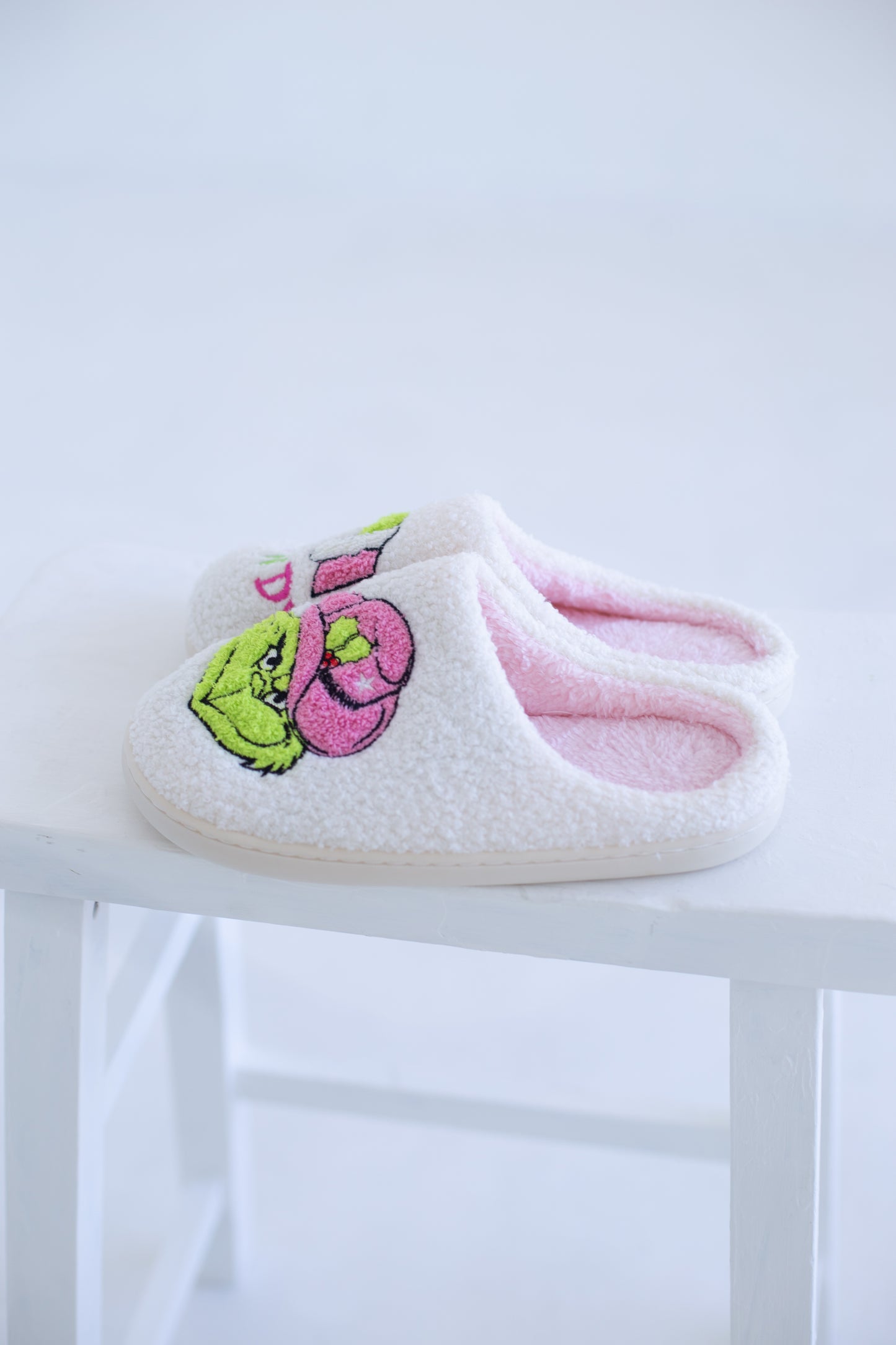 Howdy Grinch Slippers