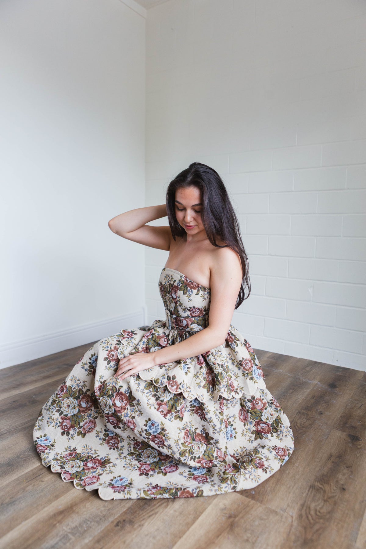 Vintage Floral Jacquard Scallop Hem Strapless Midi Dress