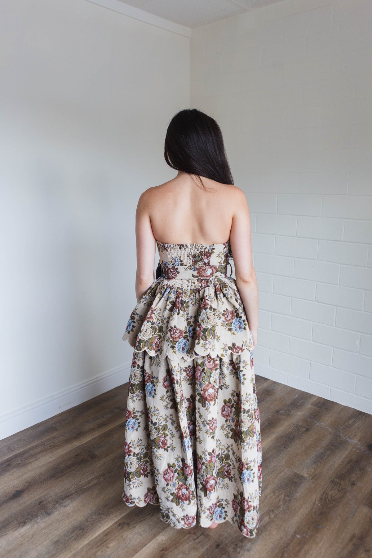 Vintage Floral Jacquard Scallop Hem Strapless Midi Dress
